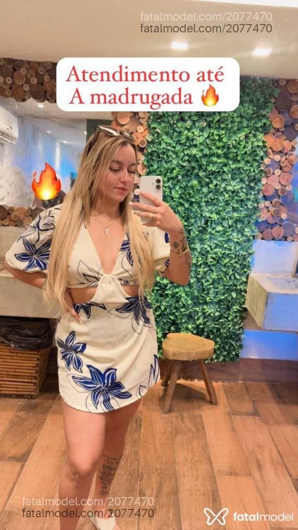 Acompanhante mulher loira (o) de olhos castanhos - Emilly Albuquerque