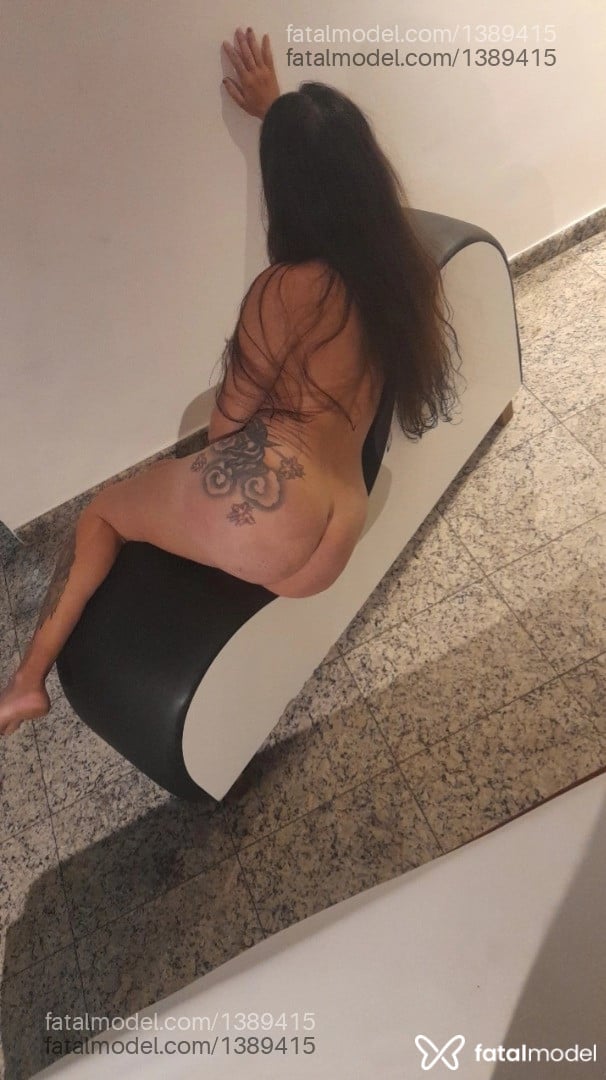 Acompanhante travesti com cabelo castanho de olhos castanhos - Flávia falcão