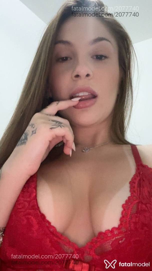Acompanhante mulher com cabelo castanho de olhos castanhos - Maria Júlia Acompanhante mulher com cabelo castanho de olhos castanhos - Maria Júlia