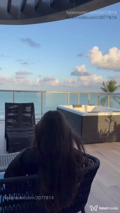 Acompanhante mulher trans com cabelo castanho de olhos castanhos em São Paulo - Elisa Bonucci