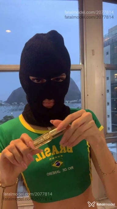 Acompanhante mulher trans com cabelo castanho de olhos castanhos em São Paulo - Elisa Bonucci