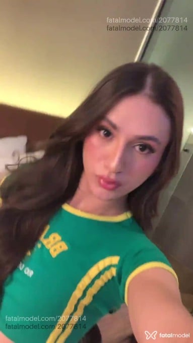 Acompanhante mulher trans com cabelo castanho de olhos castanhos - Elisa Bonucci Acompanhante mulher trans com cabelo castanho de olhos castanhos - Elisa Bonucci