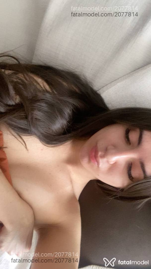 Acompanhante mulher trans com cabelo castanho de olhos castanhos - Elisa Bonucci