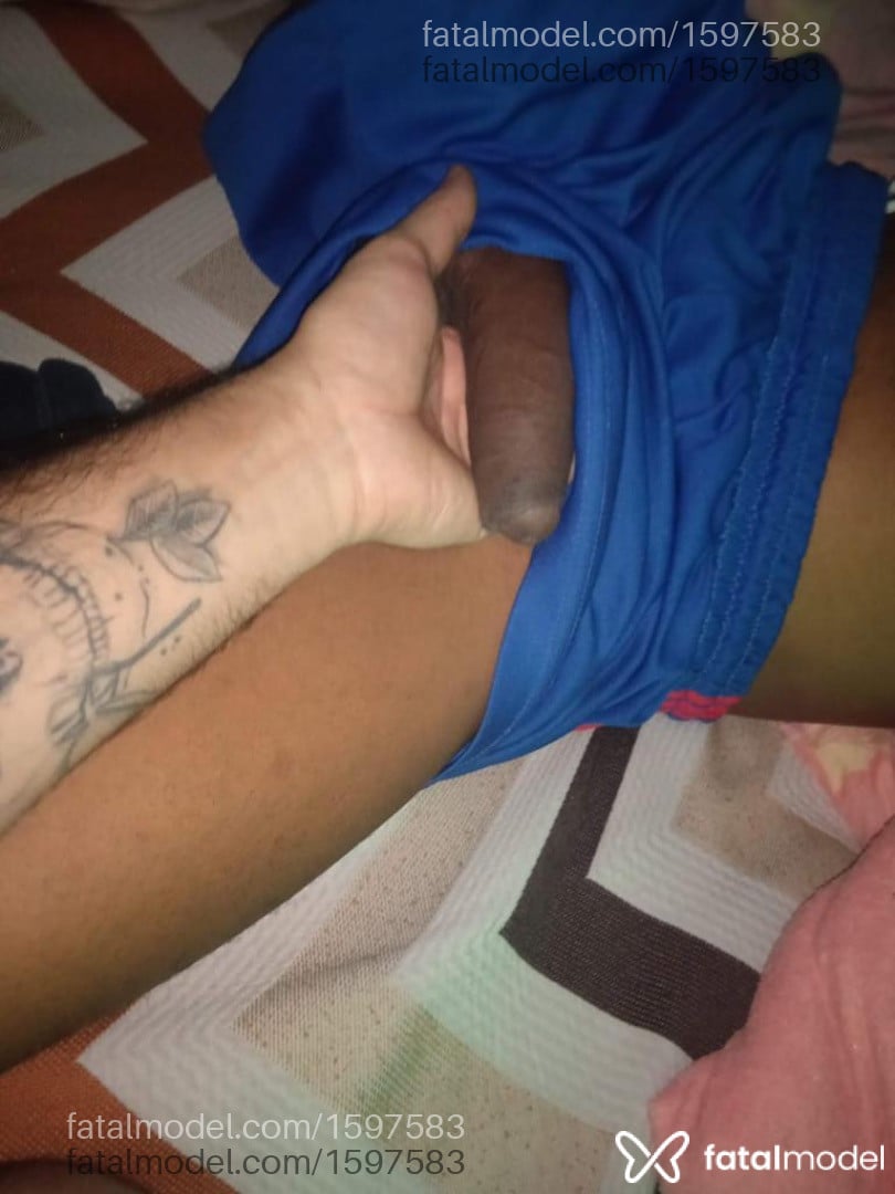Acompanhante homem morena (o) de olhos castanhos em Maricá - Arthur