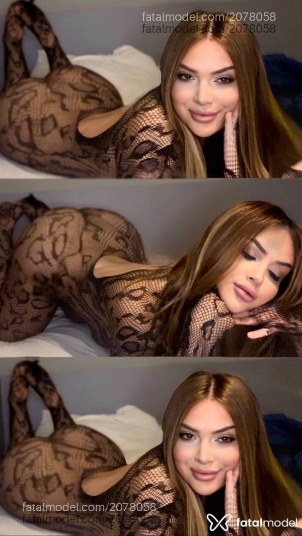 Acompanhante mulher trans loira (o) de olhos mel - Mariana Moskov