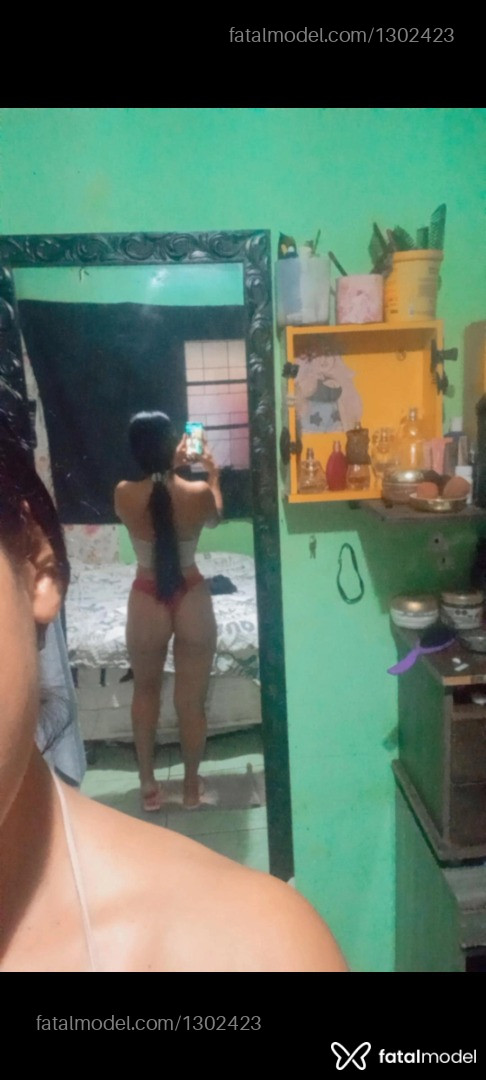 Acompanhante mulher morena (o) de olhos castanhos - Morena