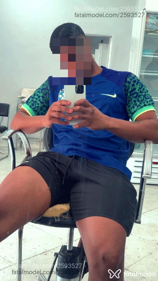 Acompanhante homem com cabelo castanho de olhos castanhos em Rio de Janeiro - Pretinhotatuado