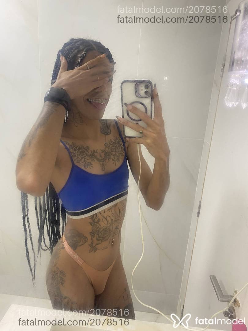 Acompanhante mulher trans morena (o) de olhos castanhos - Morena
