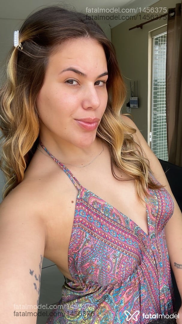 Acompanhante mulher com cabelo castanho de olhos castanhos em Foz do Iguaçu - Nicole