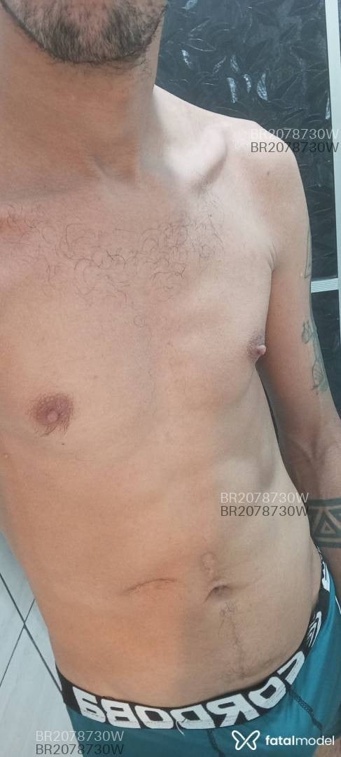Acompanhante homem morena (o) de olhos castanhos em Passo Fundo - Bernardo