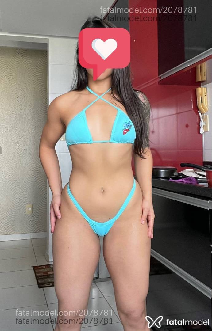 Acompanhante mulher com cabelo castanho de olhos castanhos - Mirella