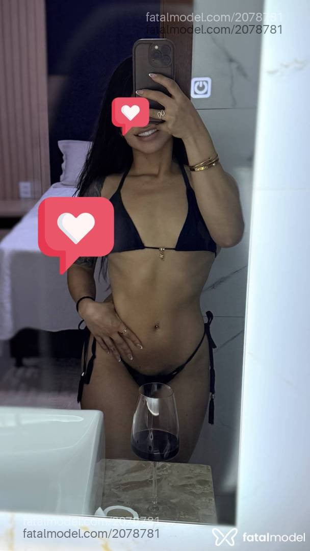 Acompanhante mulher com cabelo castanho de olhos castanhos - Mirella
