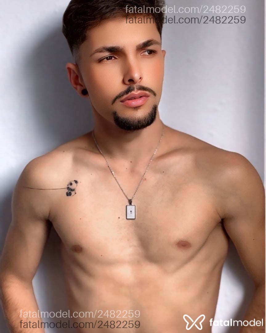 Acompanhante homem com cabelo castanho de olhos castanhos em São Paulo Acompanhante homem com cabelo castanho de olhos castanhos em São Paulo - Vecchi