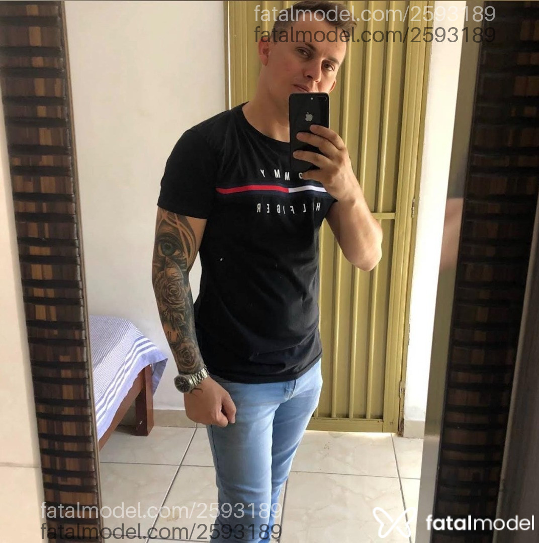 Acompanhante homem com cabelo castanho de olhos verdes em Goiânia - Bryan