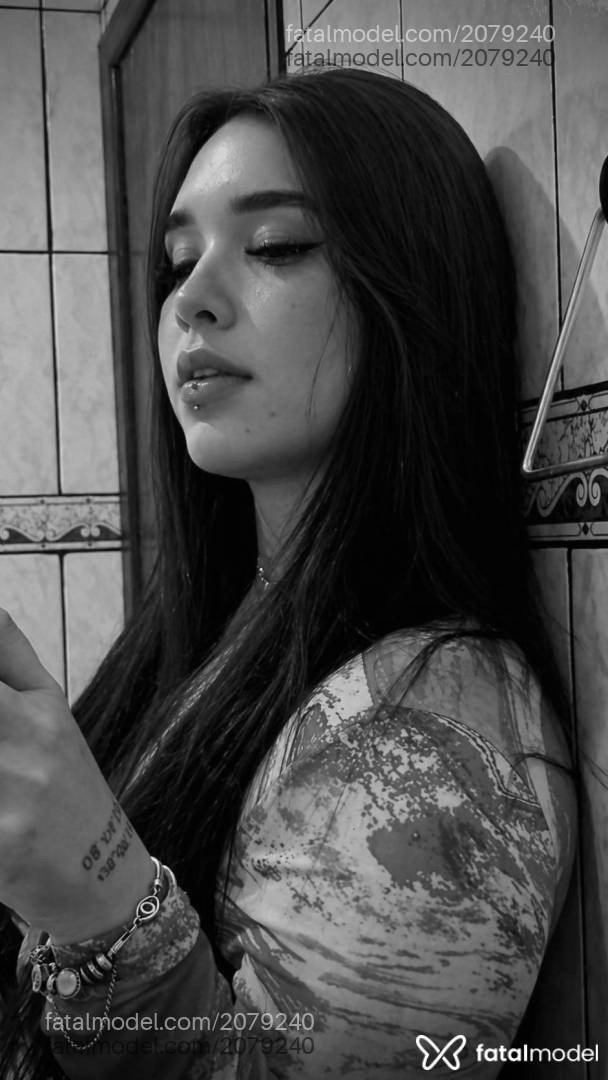 Acompanhante mulher morena (o) de olhos mel em Pindamonhangaba - Serena
