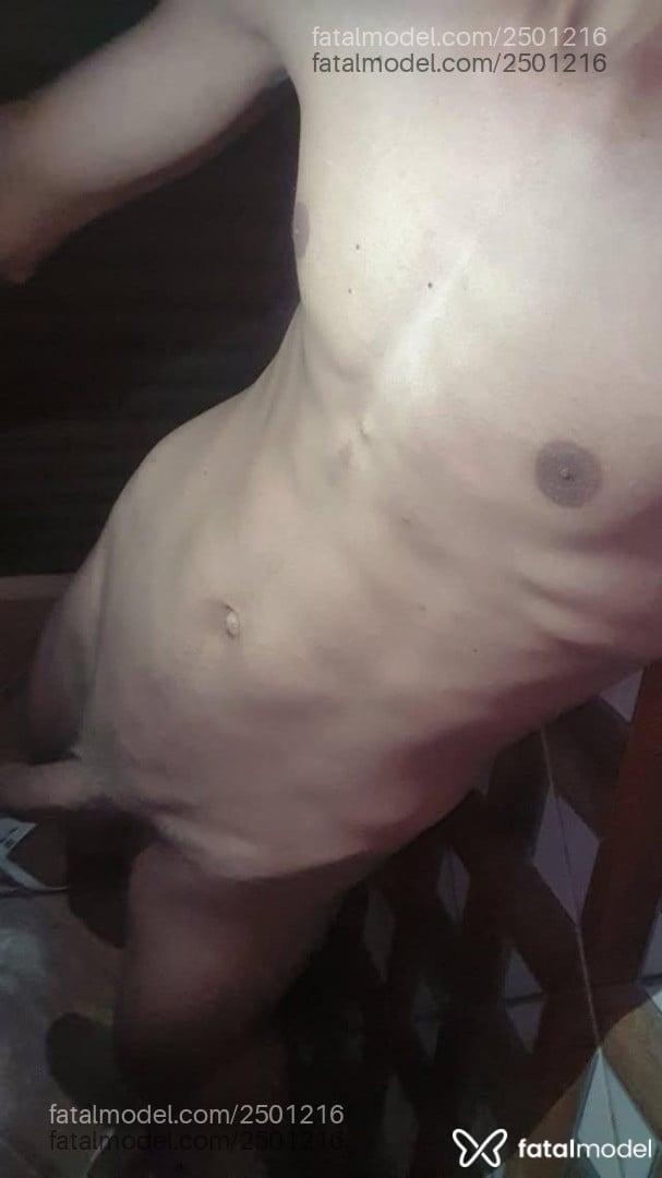 Acompanhante homem morena (o) de olhos castanhos - Tadala