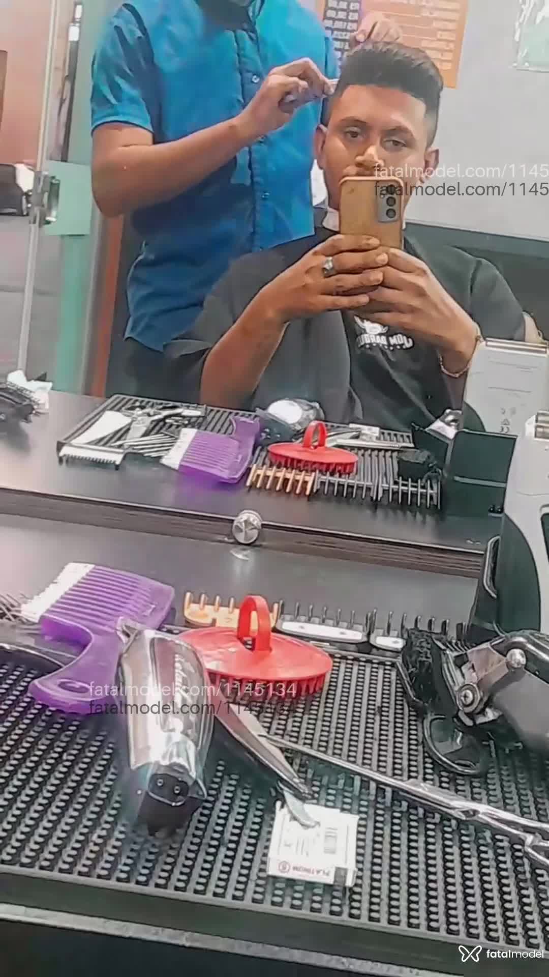 Acompanhante homem com cabelo castanho de olhos pretos - Cauã Oliveira Acompanhante homem com cabelo castanho de olhos pretos - Cauã Oliveira