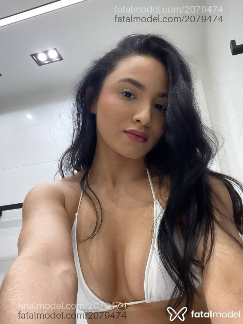 Acompanhante mulher morena (o) de olhos pretos - Sofia