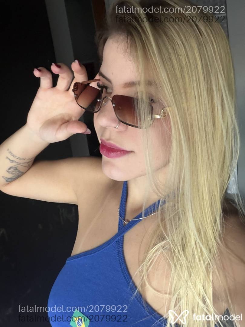 Acompanhante mulher ruiva (o) de olhos castanhos - Sophy