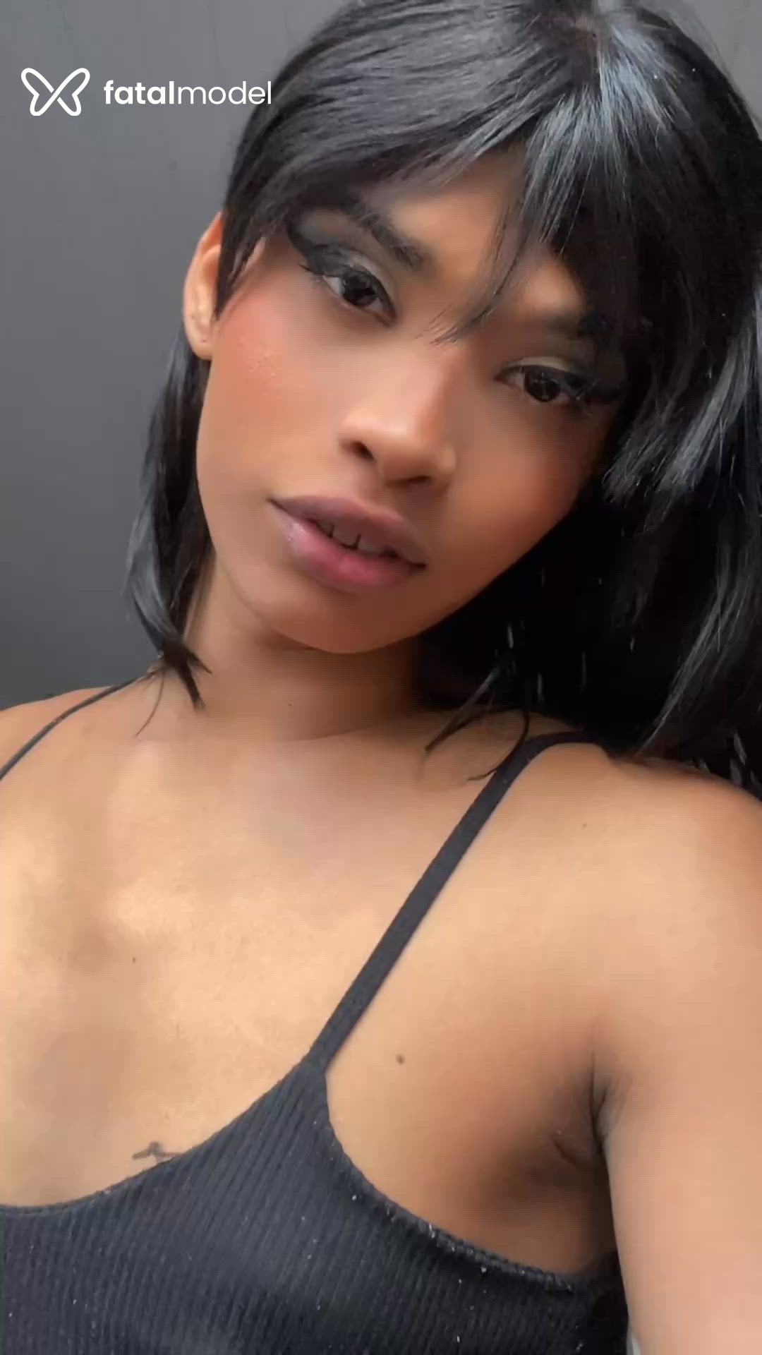Acompanhante homem trans morena (o) de olhos cinza - Aurora
