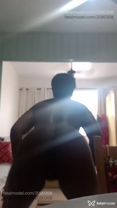 Acompanhante mulher com cabelo castanho de olhos pretos em Praia Grande - Negona