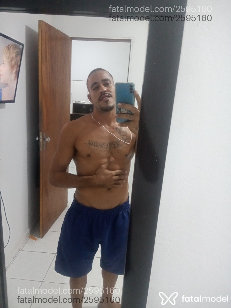 Acompanhante homem sem cabelo de olhos castanhos em Virtual Acompanhante homem sem cabelo de olhos castanhos em Virtual - Bryan