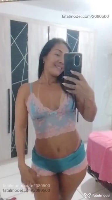 Acompanhante mulher morena (o) de olhos castanhos - Lyah Sanches Acompanhante mulher morena (o) de olhos castanhos - Lyah Sanches