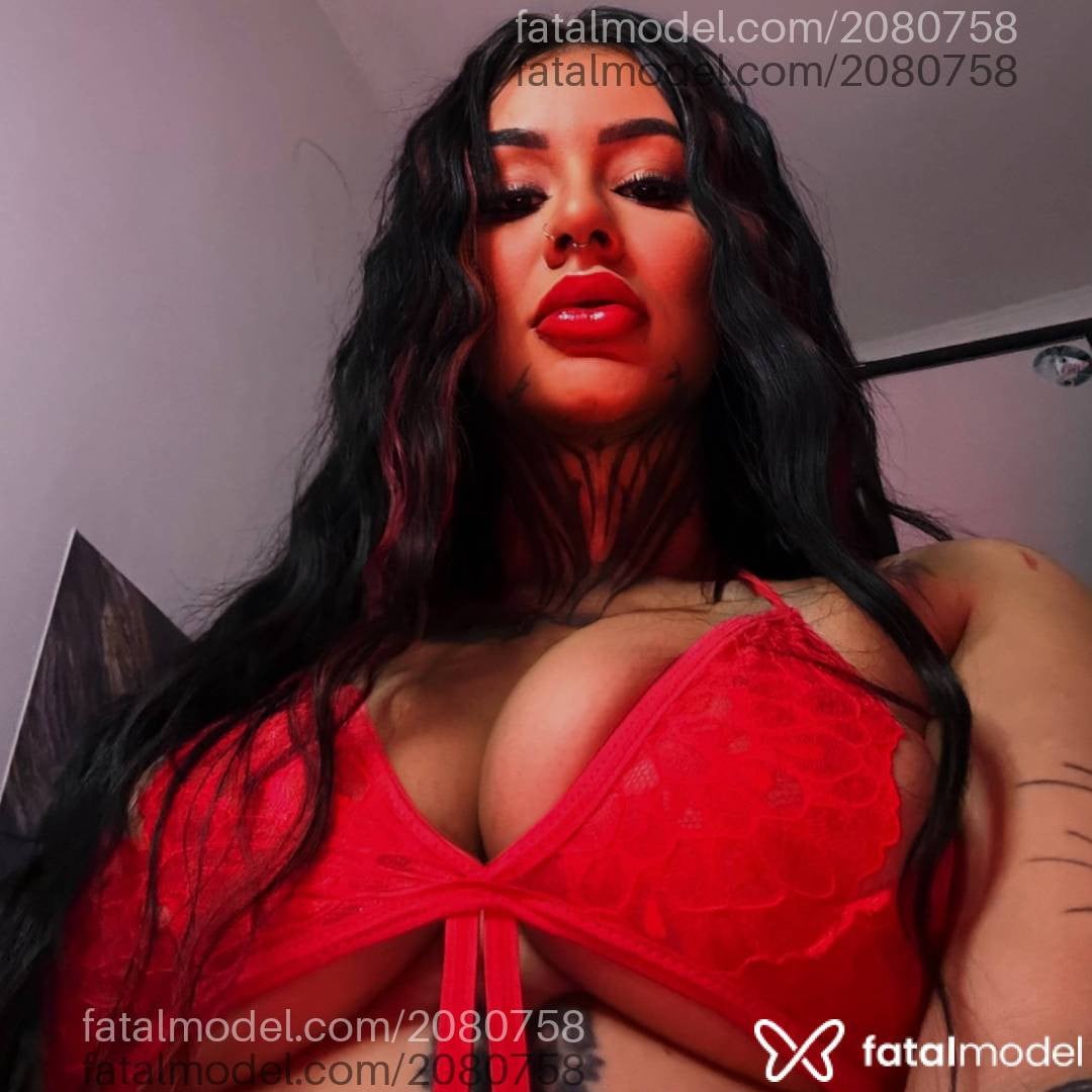 Acompanhante mulher morena (o) de olhos castanhos - Bruna
