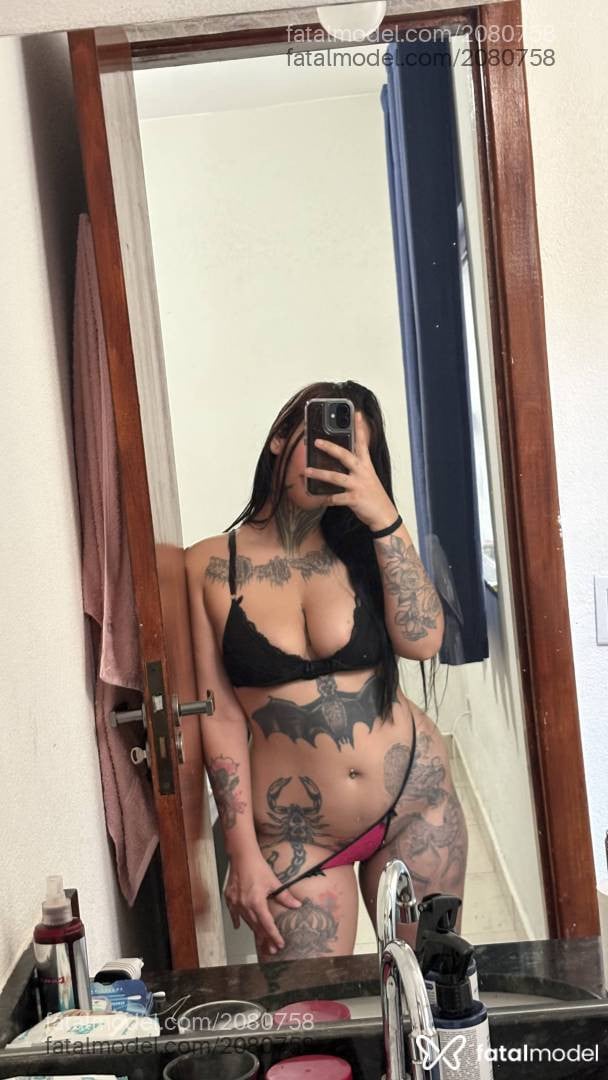 Acompanhante mulher morena (o) de olhos castanhos - Bruna