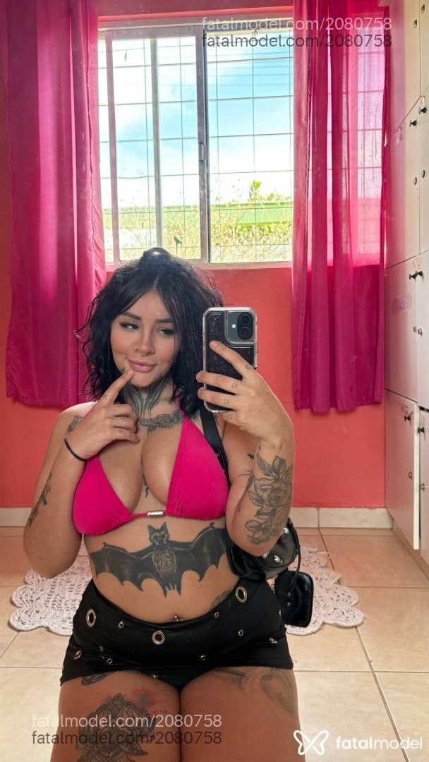 Acompanhante mulher morena (o) de olhos castanhos - Bruna
