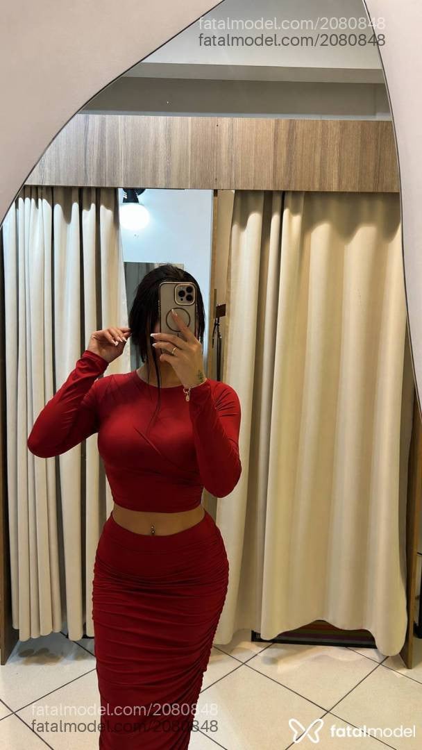 Acompanhante mulher com cabelo castanho de olhos castanhos - Shai