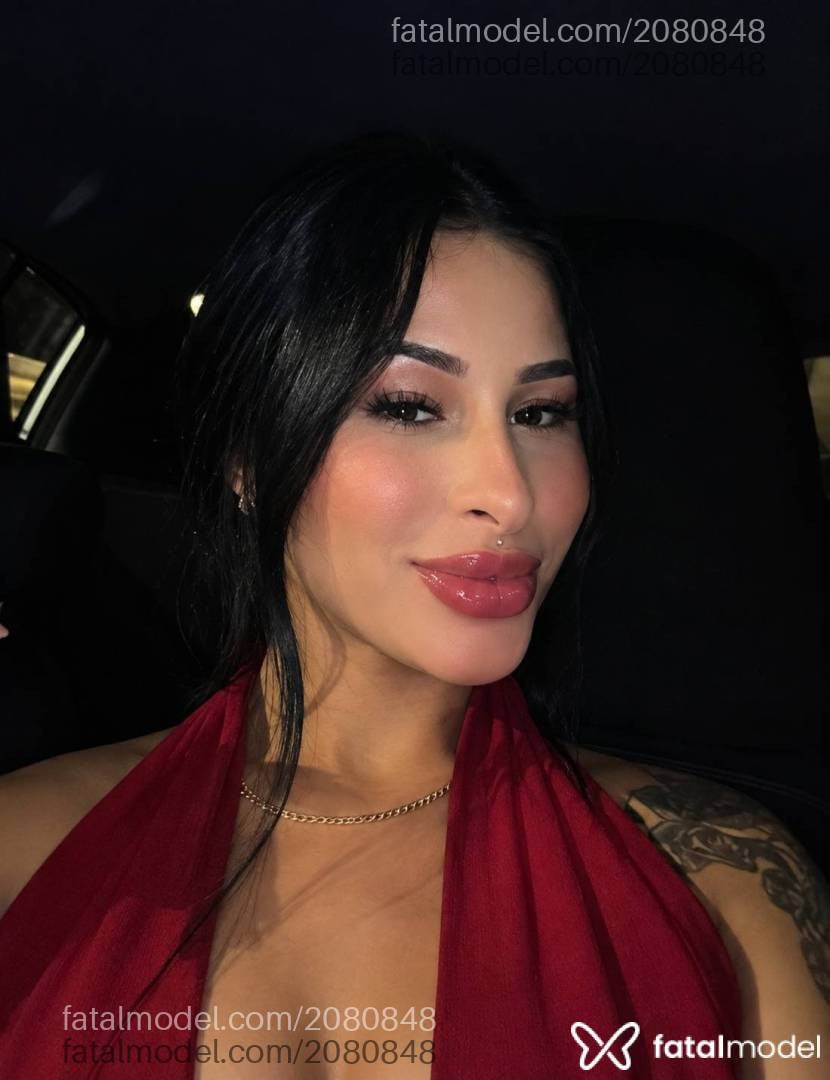 Acompanhante mulher com cabelo castanho de olhos castanhos - Shai