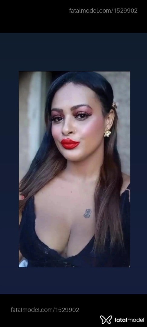 Acompanhante mulher com cabelo castanho de olhos castanhos - Morena Acompanhante mulher com cabelo castanho de olhos castanhos - Morena