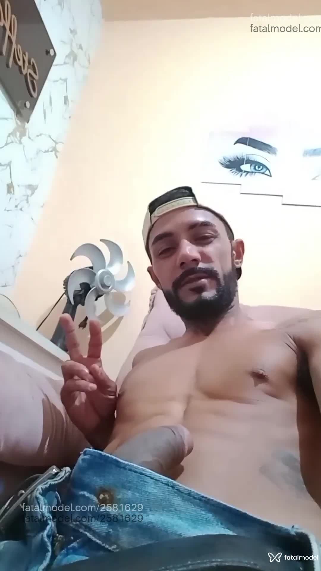 Acompanhante homem morena (o) de olhos castanhos em Virtual - Putífero
