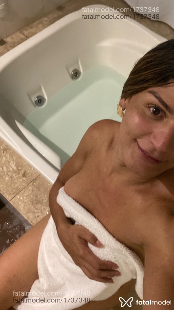 Acompanhante mulher trans com cabelo castanho de olhos castanhos em Itabuna - Translinda