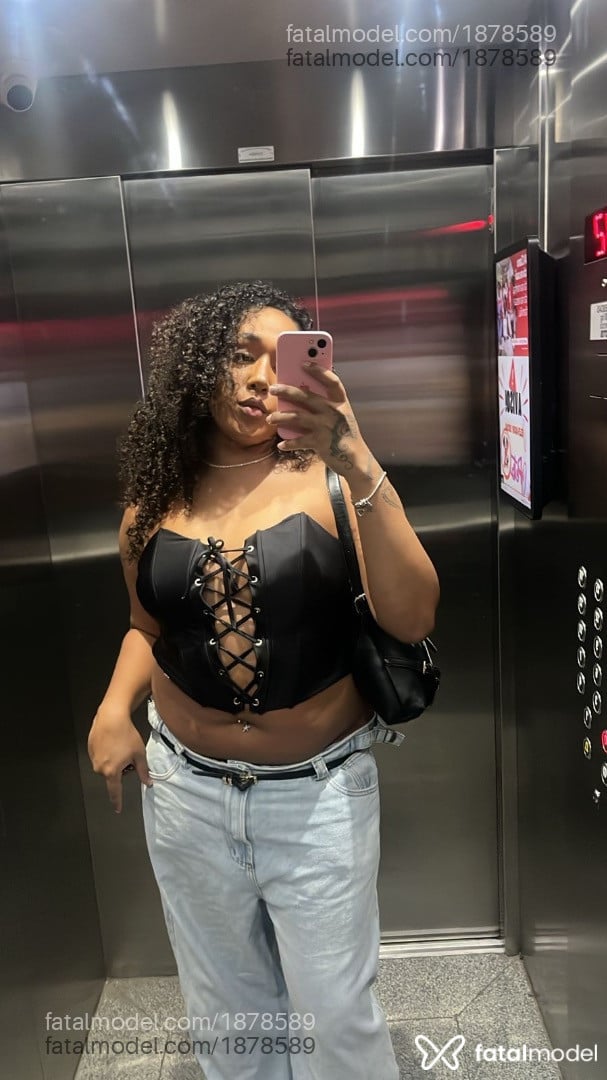 Acompanhante mulher trans morena (o) de olhos pretos em São Paulo - Maya kaira