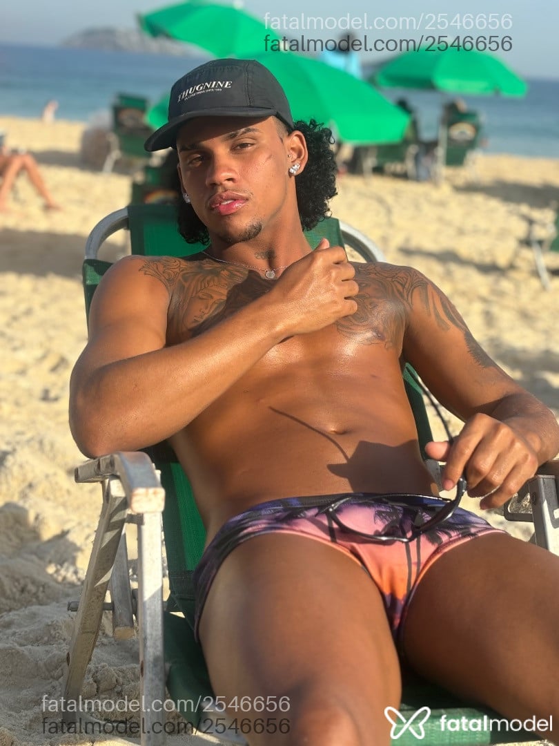 Acompanhante homem morena (o) de olhos castanhos em Maricá - Xandy