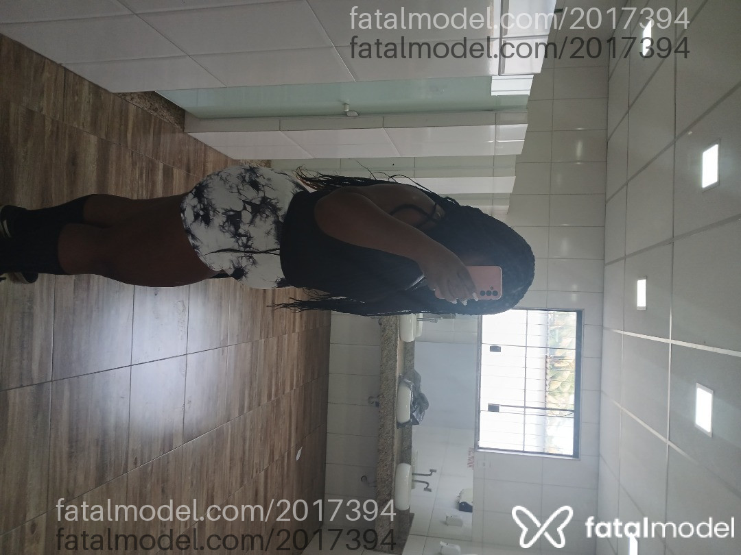 Acompanhante mulher trans com cabelo castanho de olhos pretos em Virtual - Kennya Hellen