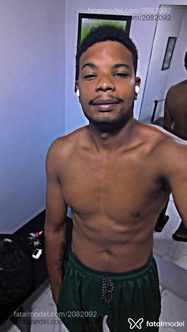 Acompanhante homem morena (o) de olhos castanhos em Rio de Janeiro - Jn Oliveira