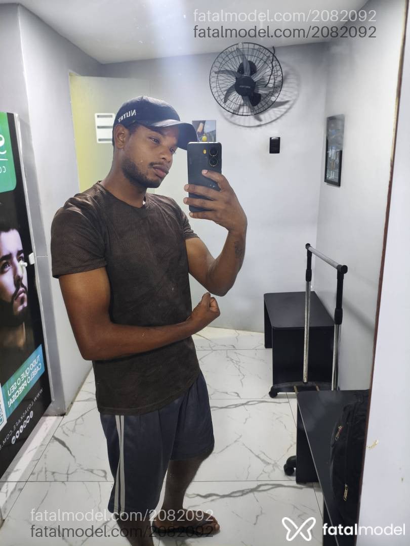 Acompanhante homem morena (o) de olhos castanhos em Rio de Janeiro - Jn Oliveira