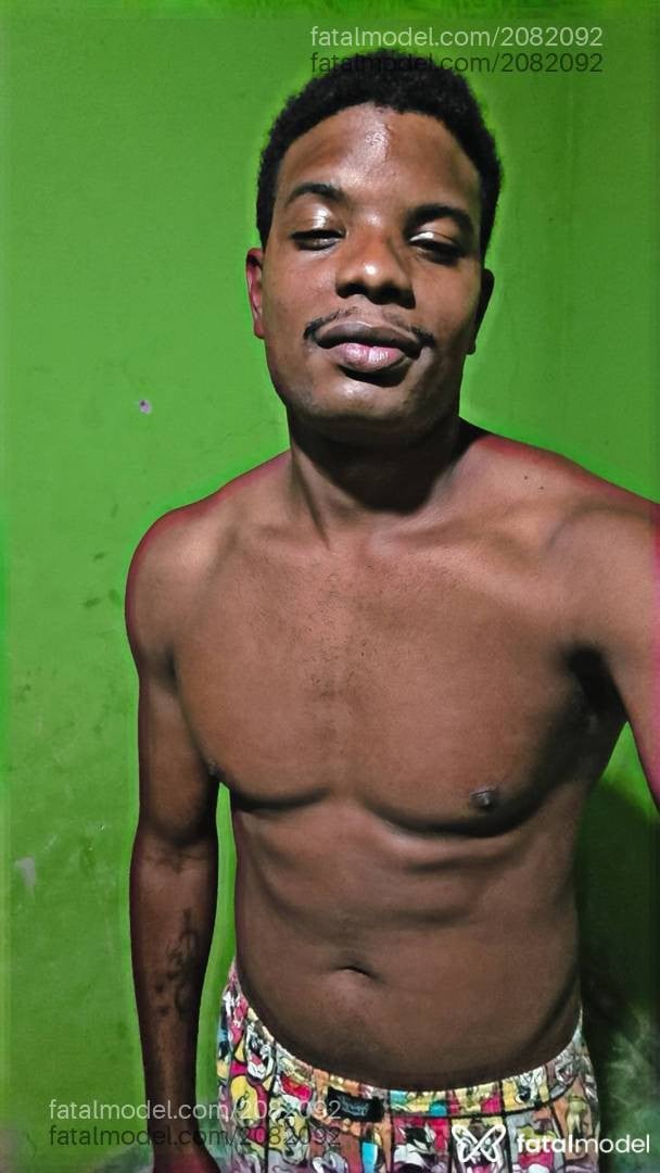 Acompanhante homem morena (o) de olhos castanhos em Rio de Janeiro - Jn Oliveira