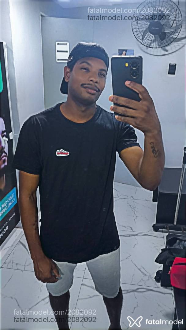 Acompanhante homem morena (o) de olhos castanhos em Rio de Janeiro - Jn Oliveira