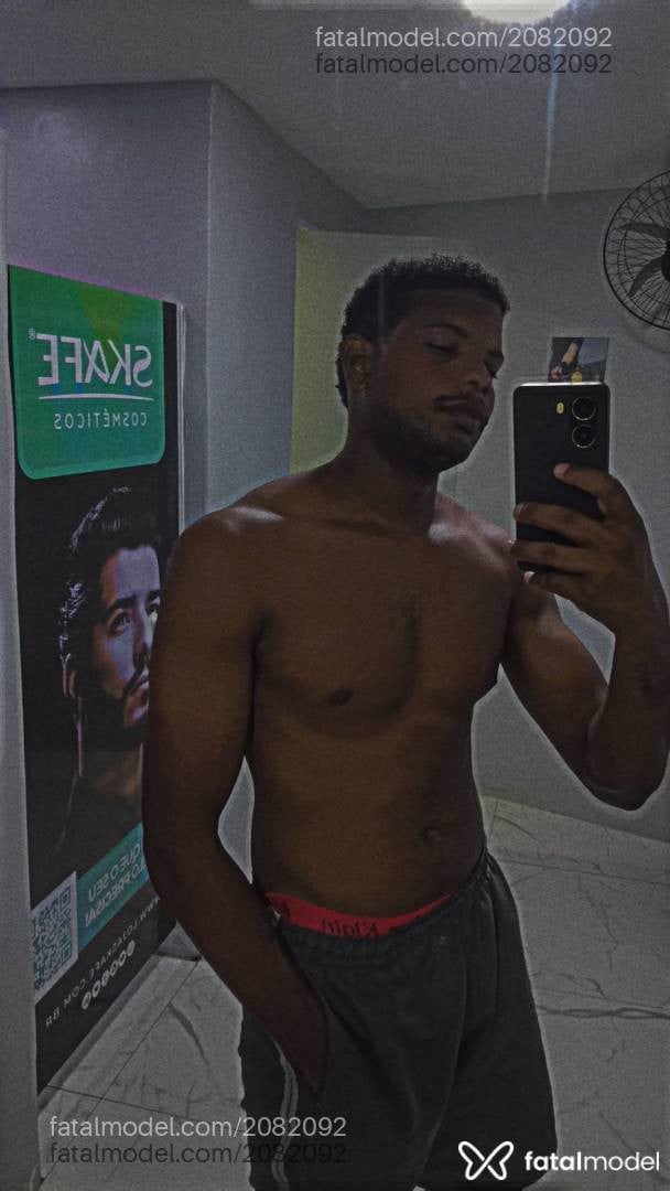 Acompanhante homem morena (o) de olhos castanhos em Rio de Janeiro - Jn Oliveira
