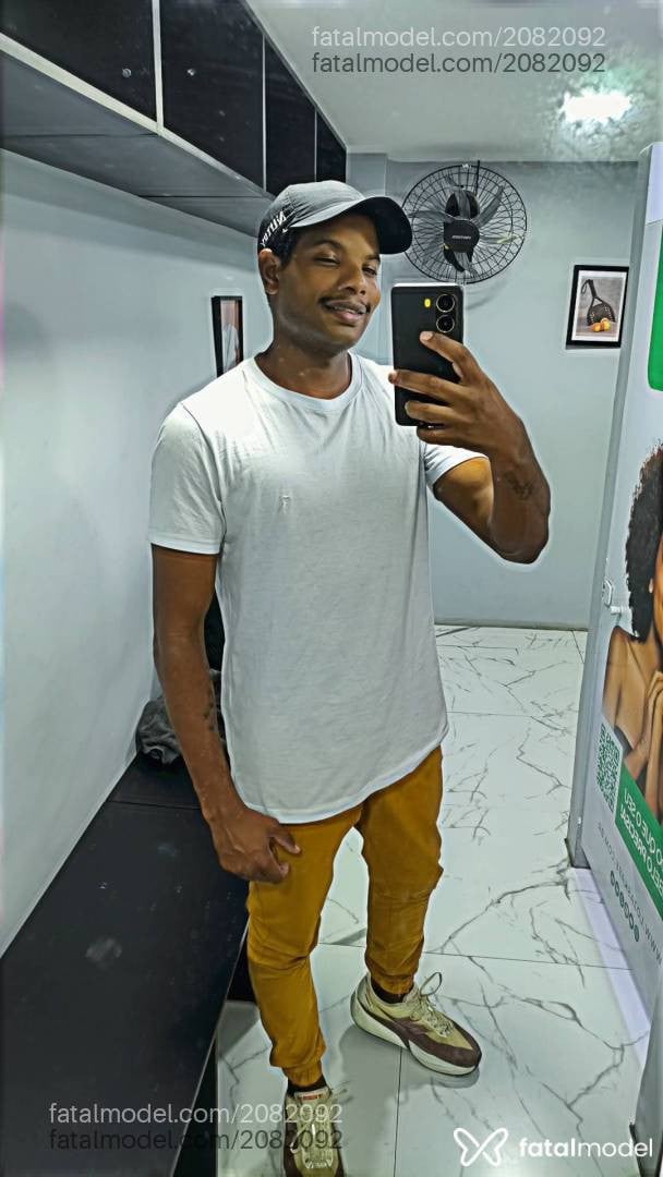Acompanhante homem morena (o) de olhos castanhos - Jn Oliveira