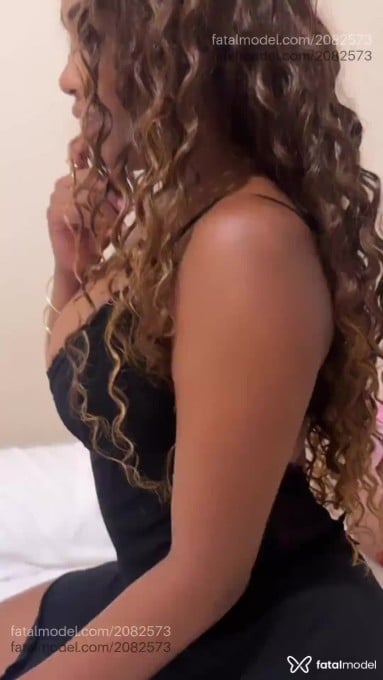 Acompanhante mulher com cabelo castanho de olhos pretos - Larissa Reis Acompanhante mulher com cabelo castanho de olhos pretos - Larissa Reis