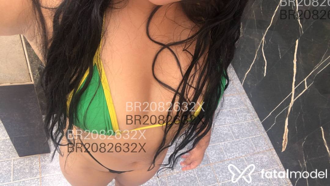 Acompanhante mulher morena (o) de olhos castanhos em Porto Belo Acompanhante mulher morena (o) de olhos castanhos em Porto Belo - Manu Freitas