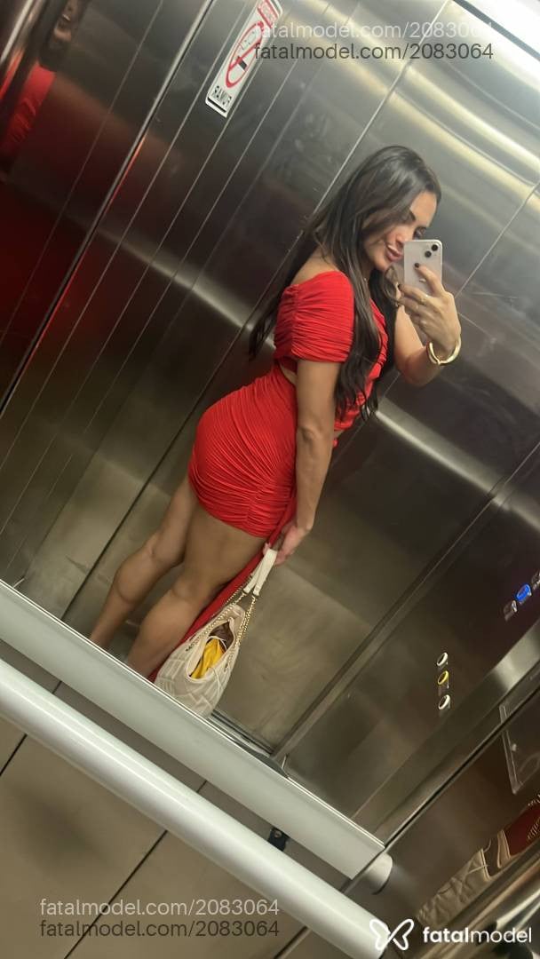 Acompanhante mulher loira (o) de olhos castanhos - ísis Vasconcellos