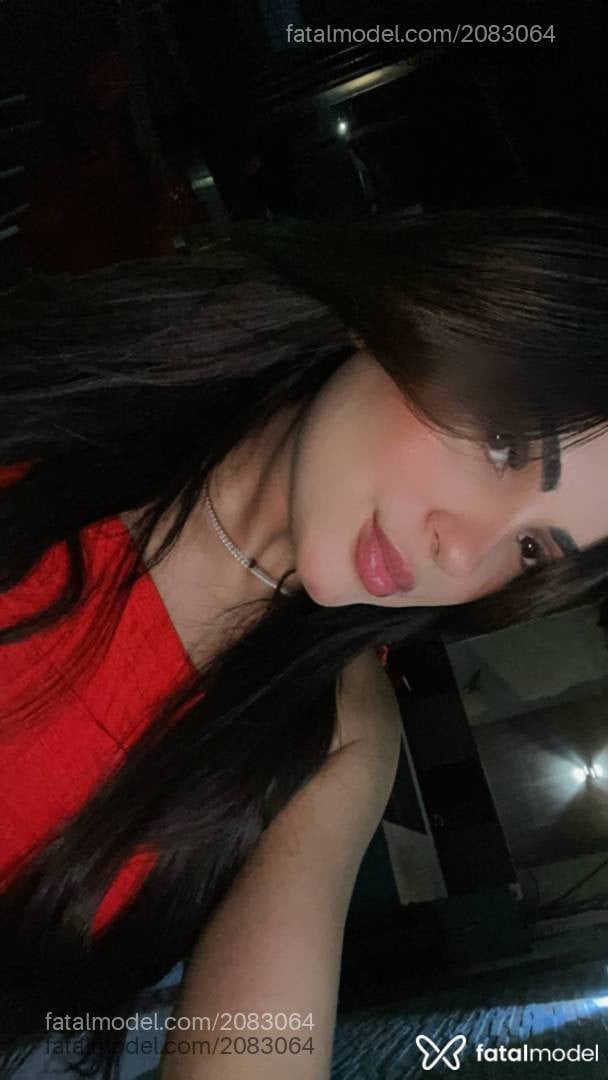 Acompanhante mulher loira (o) de olhos castanhos - ísis Vasconcellos
