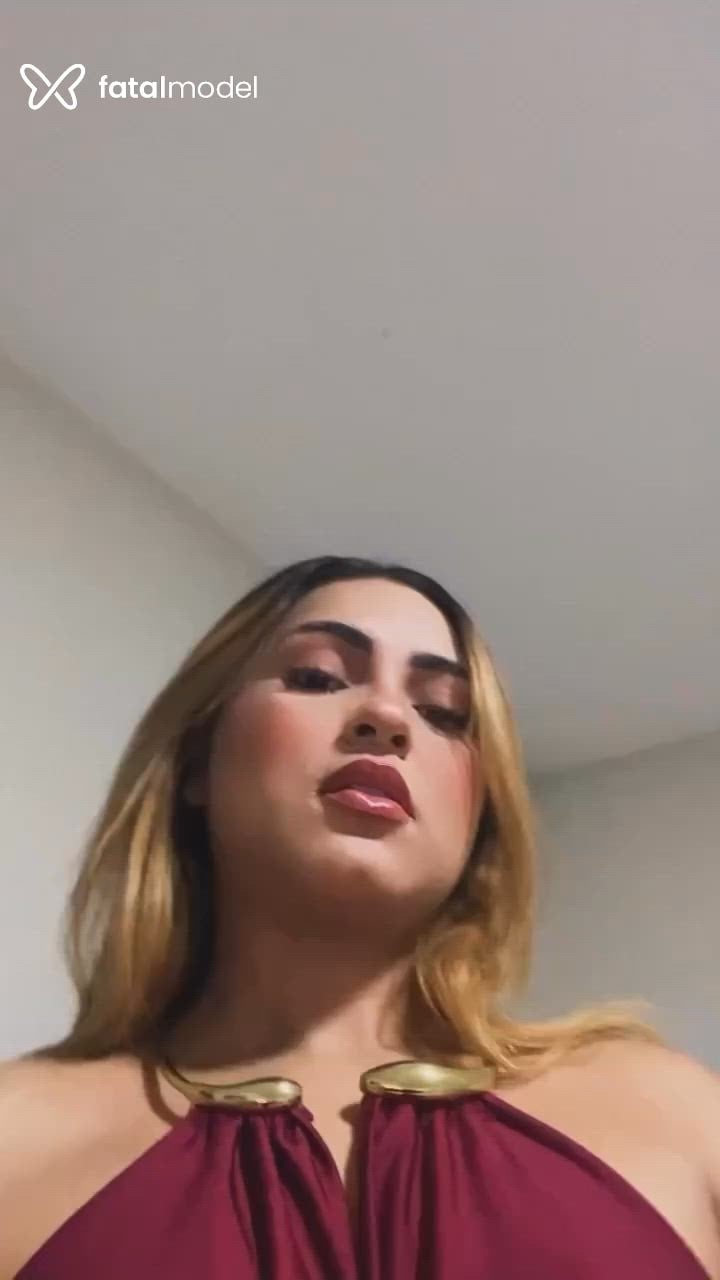 Acompanhante mulher loira (o) de olhos castanhos - ísis Vasconcellos
