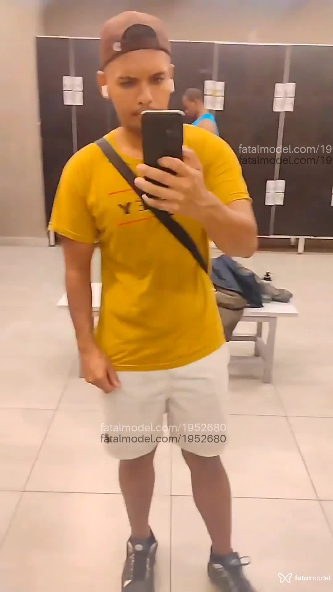 Acompanhante homem morena (o) de olhos castanhos em Duque de Caxias - Leonardo Silva
